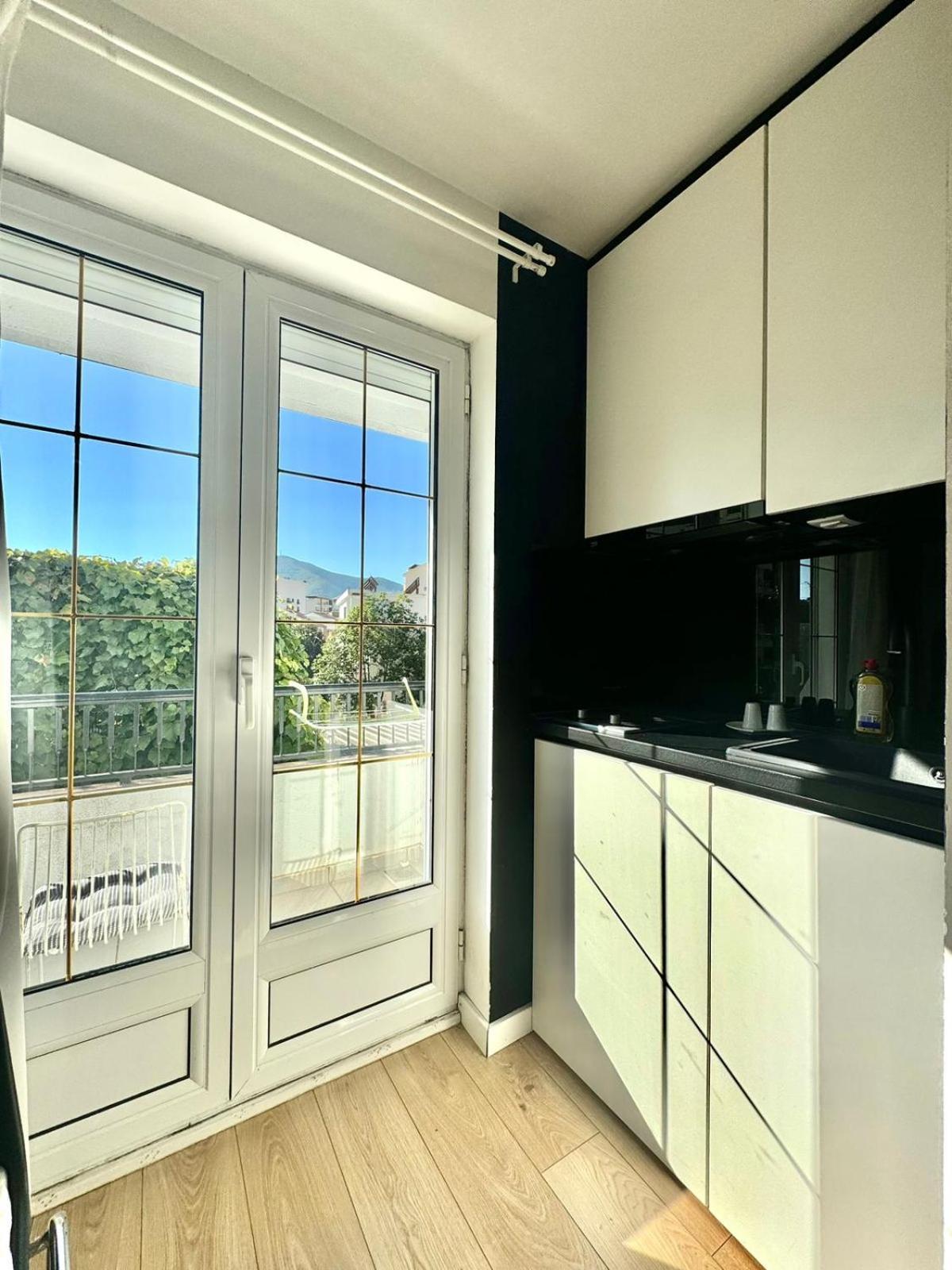 Apartmani Terminal Будва Екстериор снимка